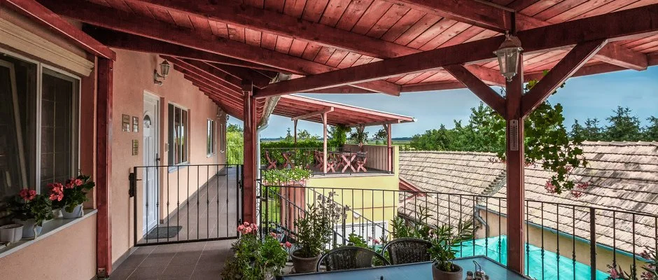 Aranypatk� Panzi� Gy�r�jbar�t