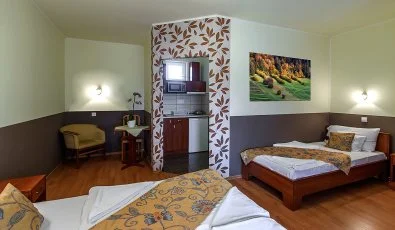 Aranypatk� Panzi� Gy�r�jbar�t