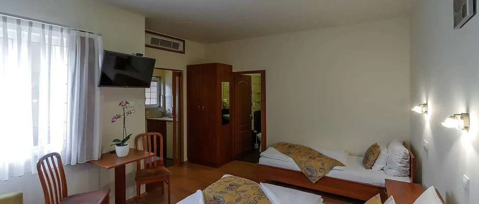 Aranypatk� Panzi� Gy�r�jbar�t