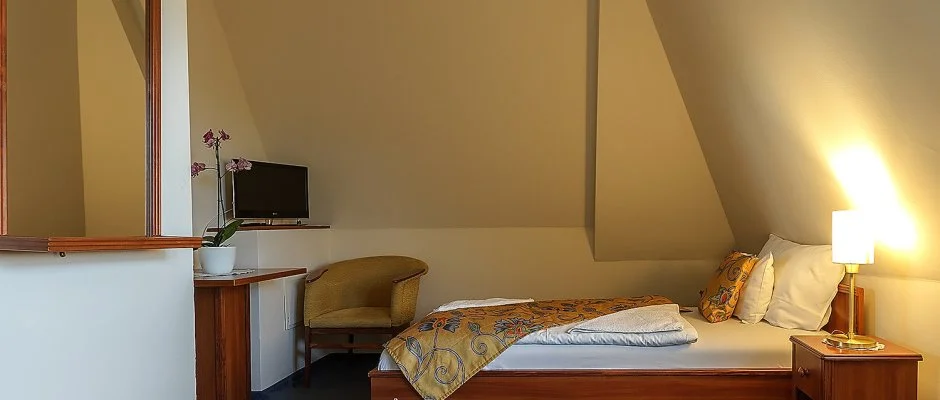 Aranypatk� Panzi� Gy�r�jbar�t