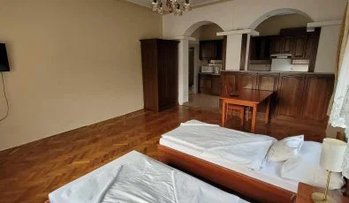 Aranypatk� Panzi� Gy�r�jbar�t