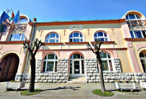 �trium Hotel - Kikapcsol�d�s Hark�nyban (1 �jt�l)