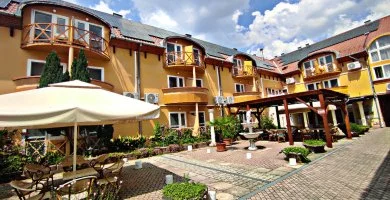 Két ünnep között