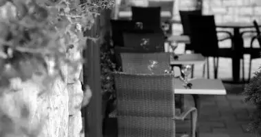 Szilveszter (min. 2 �j)