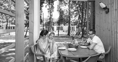 M�jus 1. (min. 2 �j)