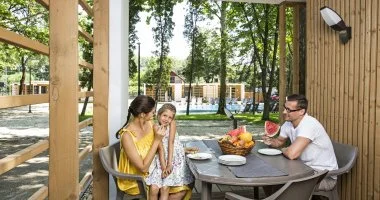 Május 1. (min. 2 éj)