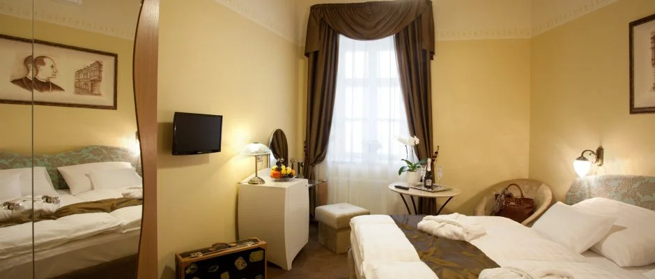 Barokk Hotel Promend Gyr