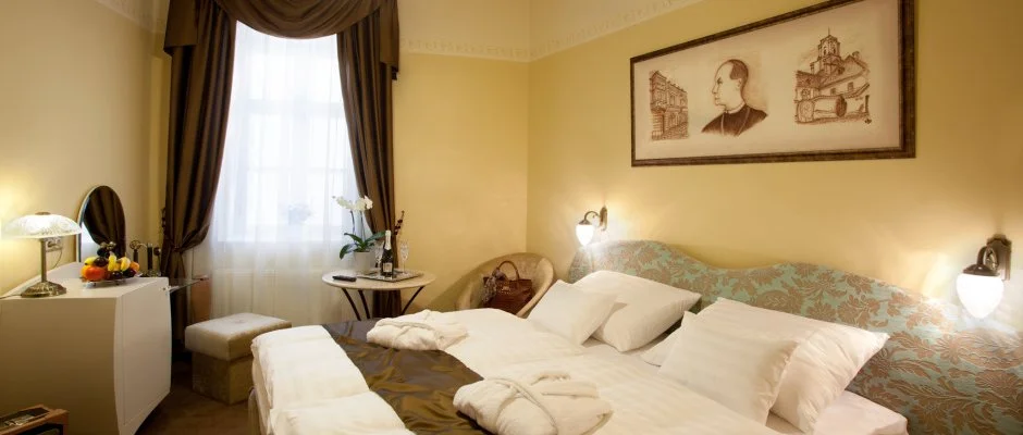 Barokk Hotel Promend Gyr