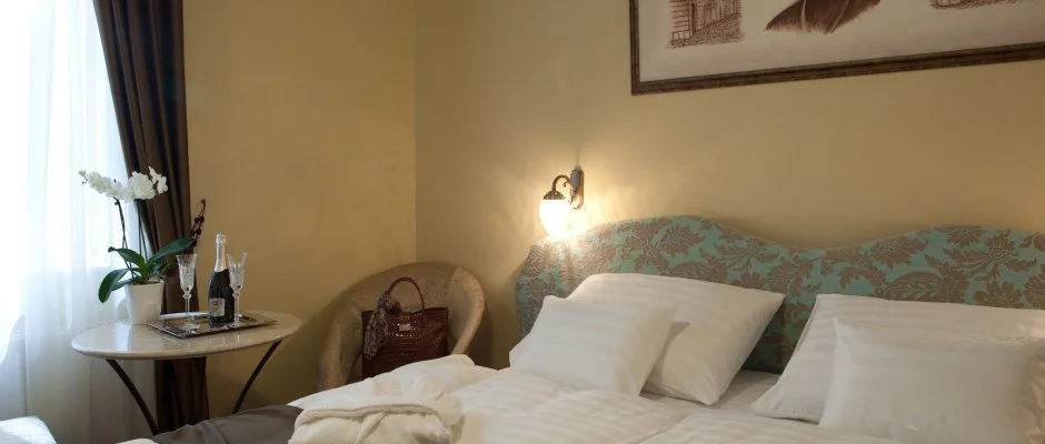 Barokk Hotel Promend Gyr