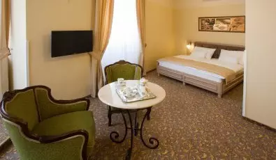 Barokk Hotel Promend Gyr