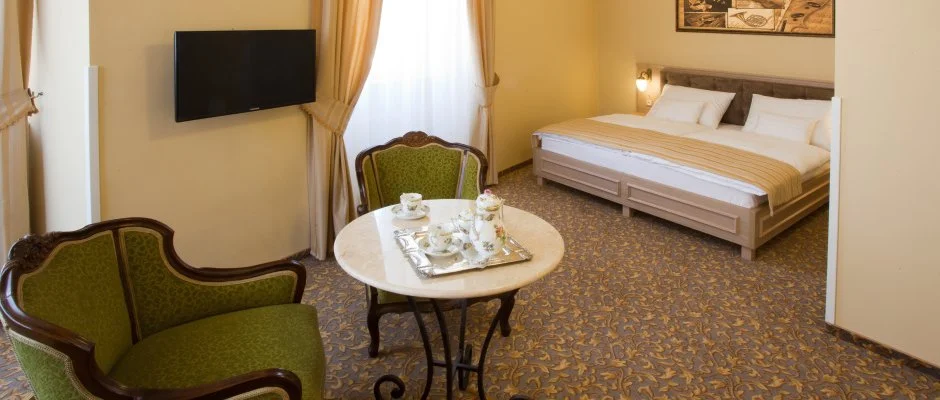 Barokk Hotel Promend Gyr