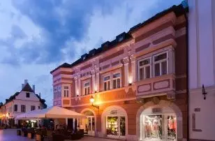 Barokk Hotel Promend Gyr - Pnksdi hossz htvge