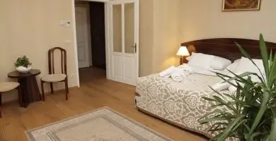 - Napi árak félpanziós ellátással