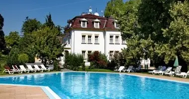 M�jus 1. (min. 3 �j)