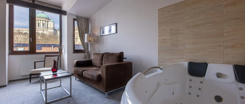 Bazilika alatti Panzi Esztergom