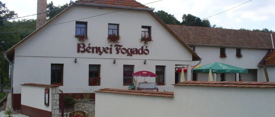 Bnyei Fogad s tterem Erdbnye