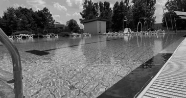 Szilveszter Zs�mb�kon (min. 2 �j)