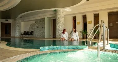 - Standard ár félpanzióval