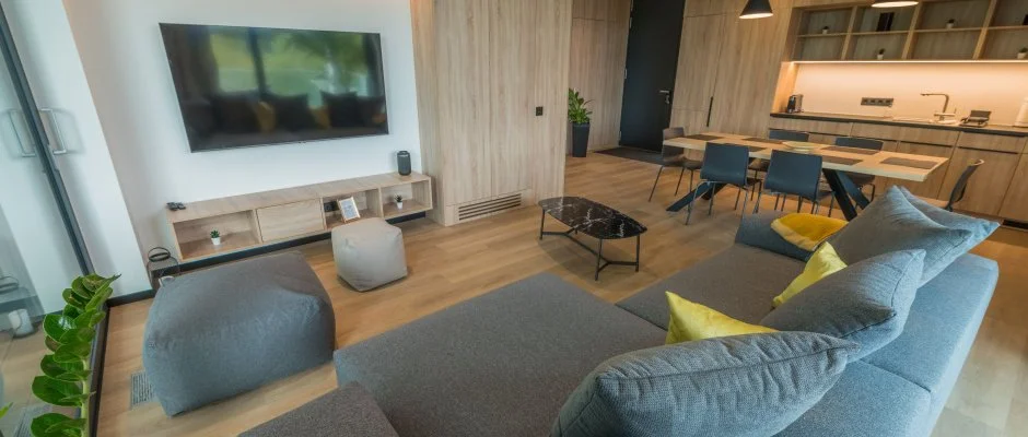 BJ81 Suite Hotel Sifok