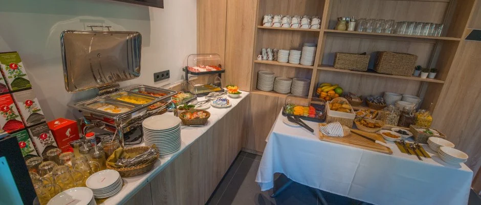 BJ81 Suite Hotel Sifok