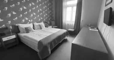 Szilveszter (min. 2 �j)