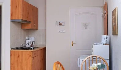 Brigitte Apartman Bk, Bkfrd