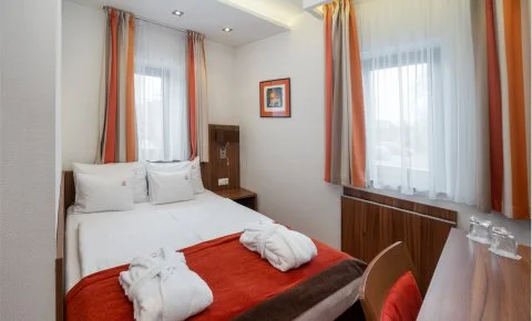 Bükkös Hotel & Spa Szentendre - Május 1.