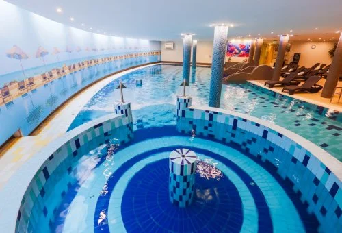 CE Plaza Hotel - �vind�t� Sz�ll�svad�szat Si�fokon (1 �jt�l)