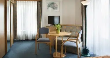 Október 23. (min. 3 éj)