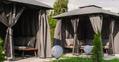 Két ünnep között