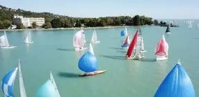 Club Tihany Hotel - Napi �rak f�lpanzi�s ell�t�ssal - teljes el�refizet�ssel