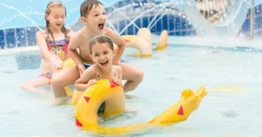  - Nyugd�jas kedvezm�nyes �r f�lpanzi�val