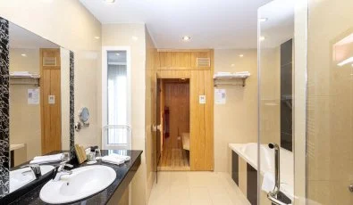 Colosseum Wellness Hotel Mrahalom