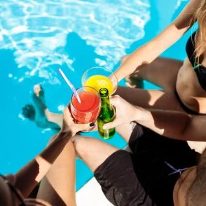  Gyula - Csomagolj és csobbanj