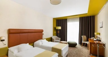 Két ünnep között