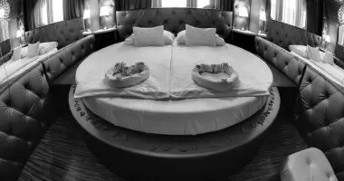 Szerelem luxuskivitelben (min. 2 j)