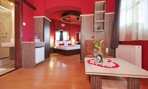 Corvin Hotel Gyula - Március 15. 