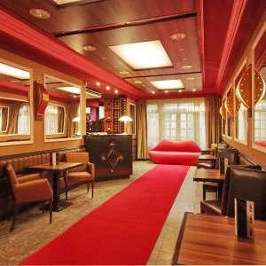  Gyula - Két ünnep között