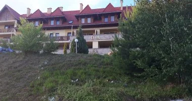 M�jus 1. (min. 2 �j)