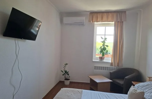 DA Apartmanh�z Egerszal�k