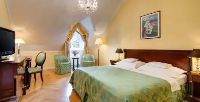 Napi �rak reggelis ell�t�ssal (1 �jt�l)