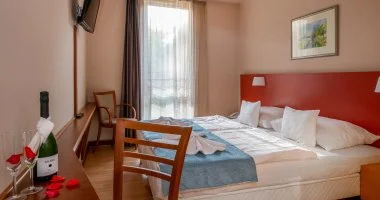 Dr�va Hotel - M�jus 1.