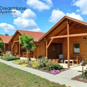 Dream Horse Apartman Cserkeszőlő - Augusztus 20. (min. 2 éj)
