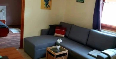 M�jus 1. (min. 2 �j)