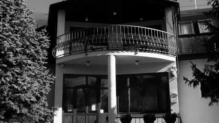 den Apartman Bk, Bkfrd