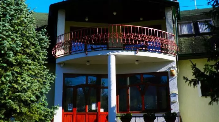 den Apartman Bk, Bkfrd