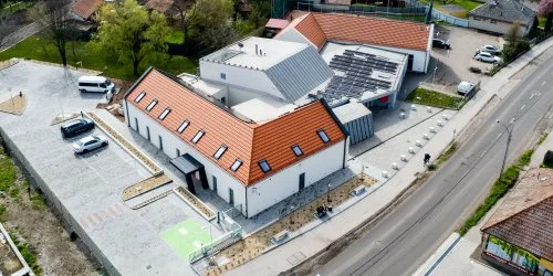 Eleven Business & Sport Hotel J�sz�roksz�ll�s