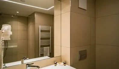 Eleven Business & Sport Hotel Jszrokszlls