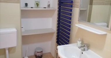 - Március 15.