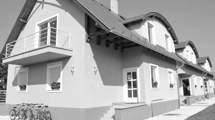 EMAN Apartmanhz Bk, Bkfrd